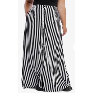 Hot Topic Black & White Striped Maxi Skirt Size 3